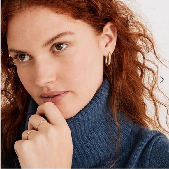 NWOT Carmine Gold Medium Huggie Earrings - Picture 3 of 6